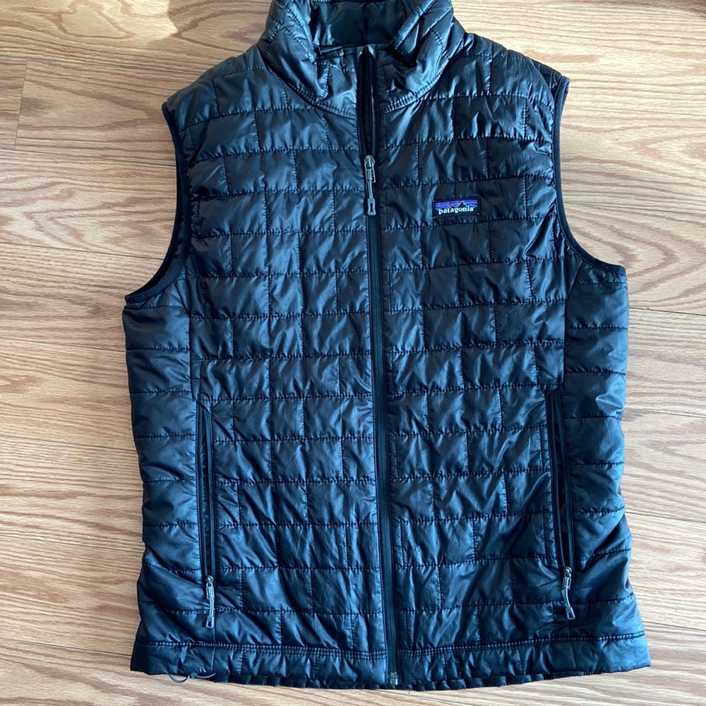 Mens Patagonia Nano Puff Vest. Looks brand new!